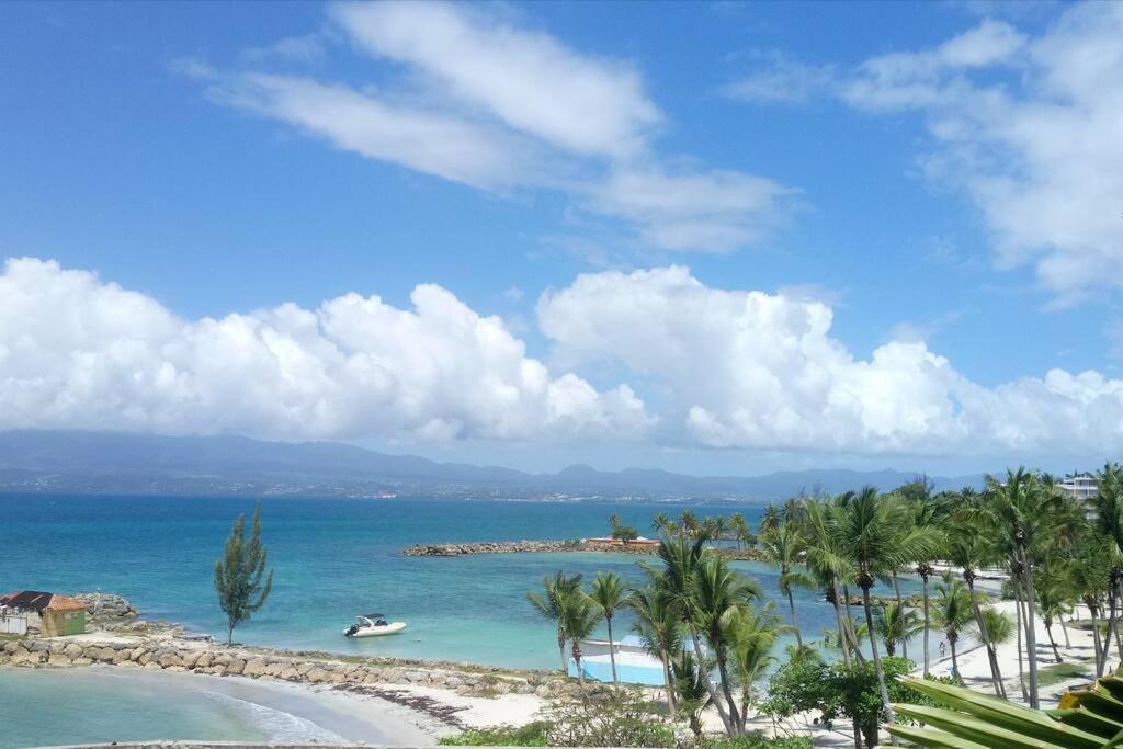 F1 Vue Mer, Acces Plage, En Centre-Ville Le Gosier  Esterno foto